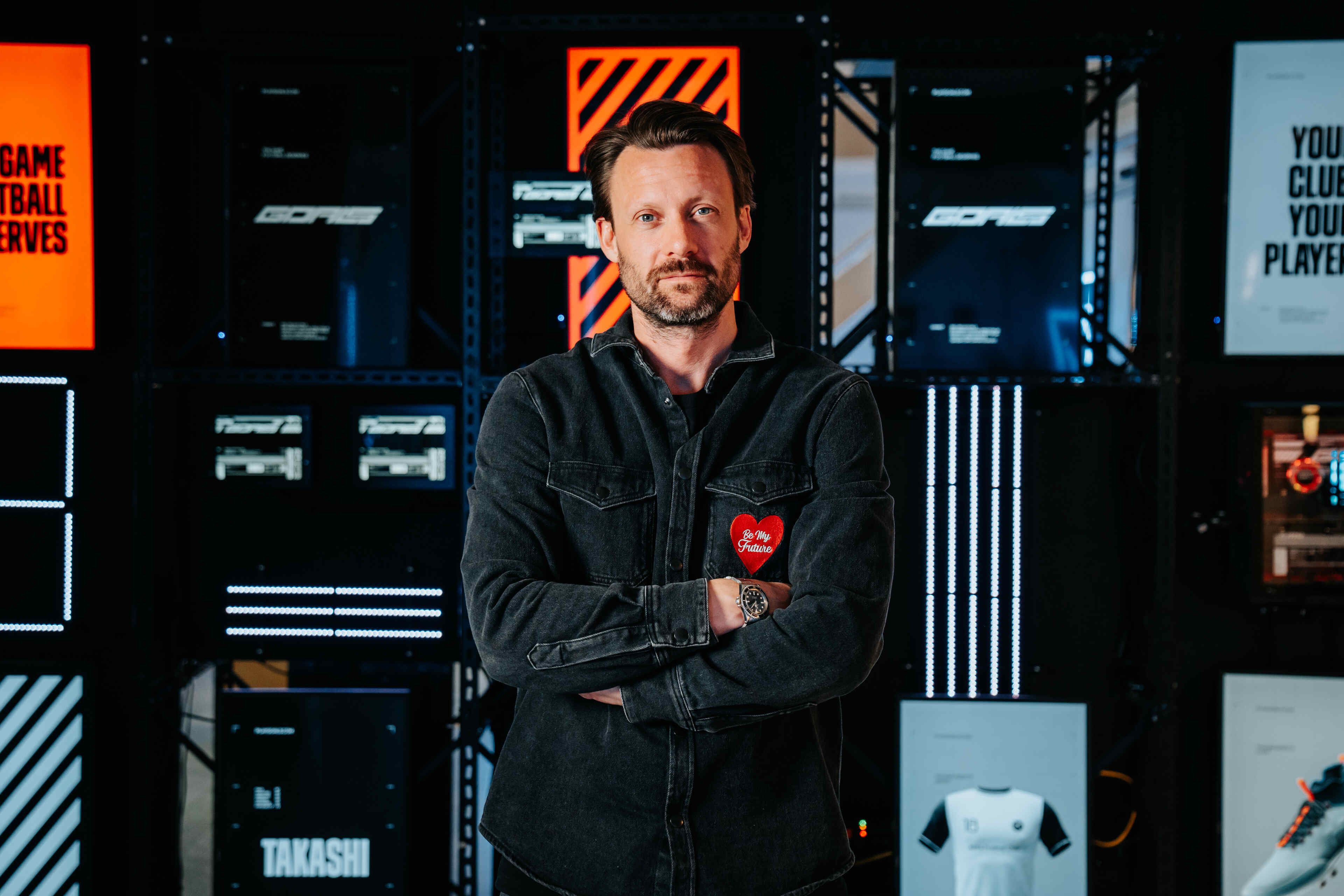 Man standing with his arms crossed